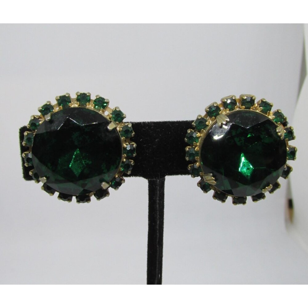 LARGE GREEN Faux Emerald STONE ROUND EARRINGS GOLD TONE Halo Green stones Read